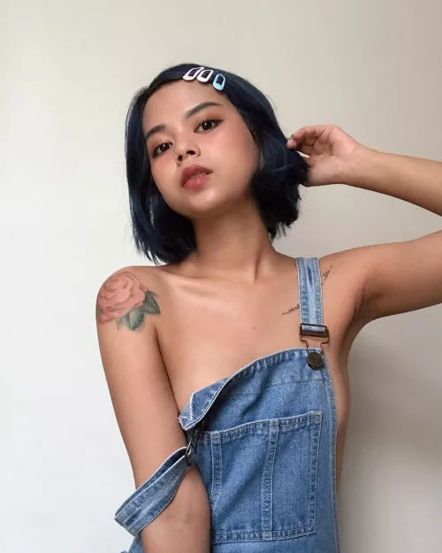 Are older men interested in a tiny sex toy? by BlueSummer30