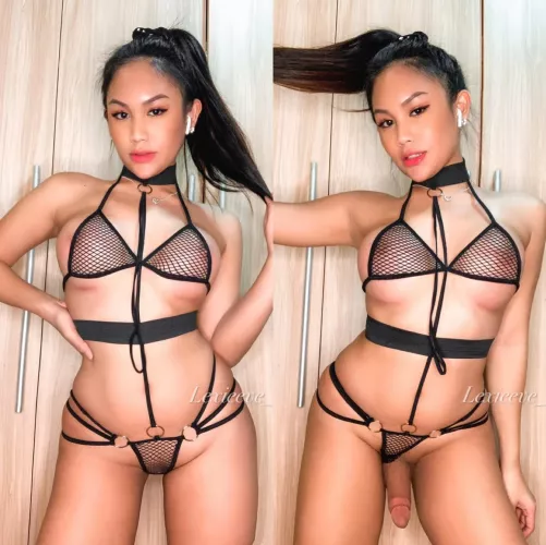 Are Team Tucked 🍑 or Team Untucked 🍆? by Lexieeve_