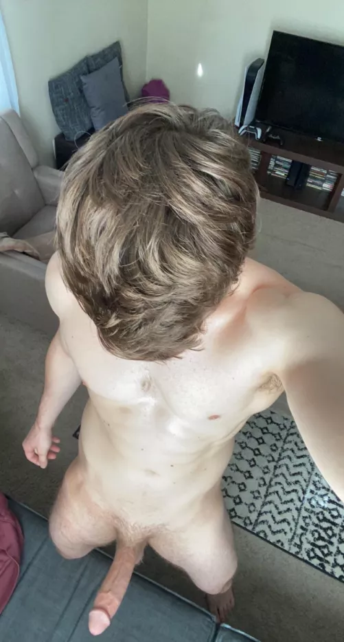 Are there any guys here that would be down to have sex with me? by aarondrew1