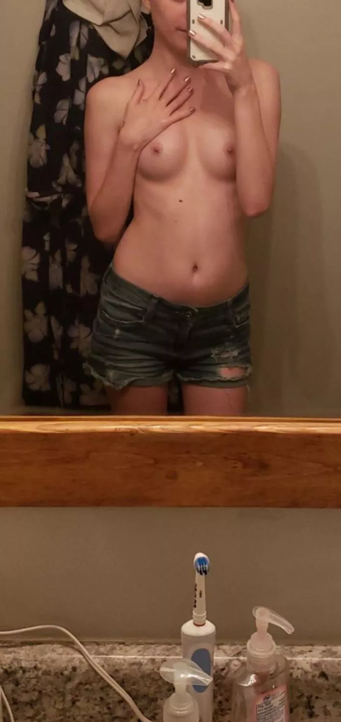 Are these big enough? 🥰 posted by FootGoddessUwu_