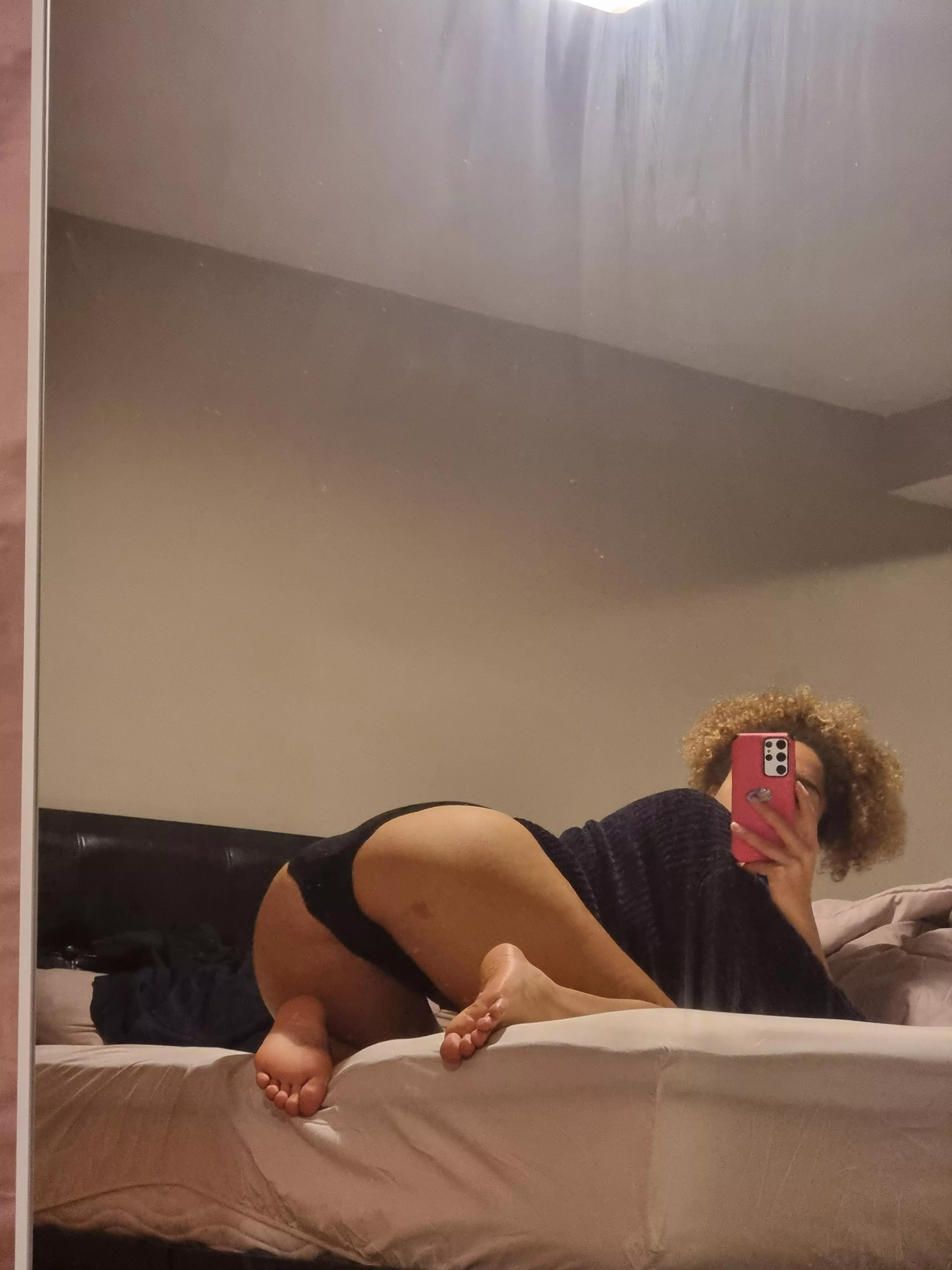 Are u a foot lover? posted by lovelacefeet