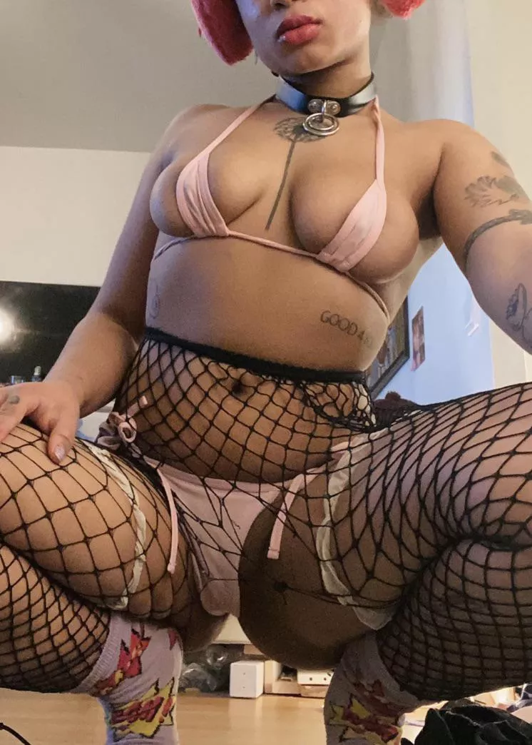 Are u also a fan of mini bikinis? 👙 posted by -GUS___