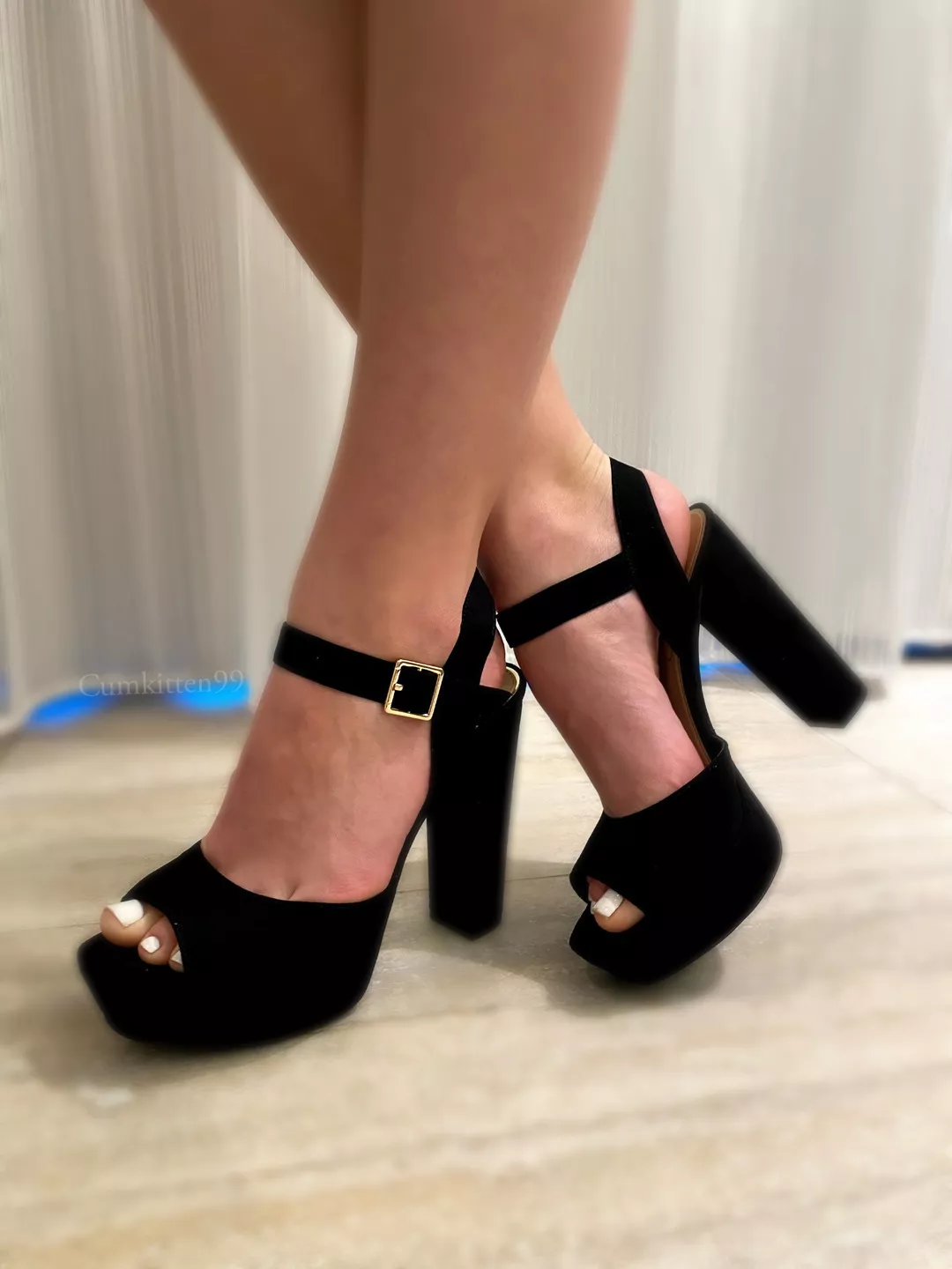 Are we a fan of toes in heels? posted by Cumkitten-99
