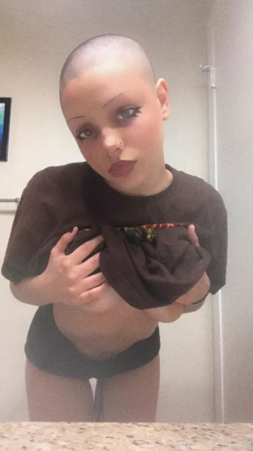 are you a dom or sub? by pr3ttyd3adgirl