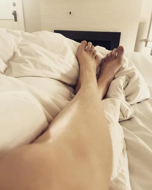 Are you as pure as the white in my room? by TarsiQueen