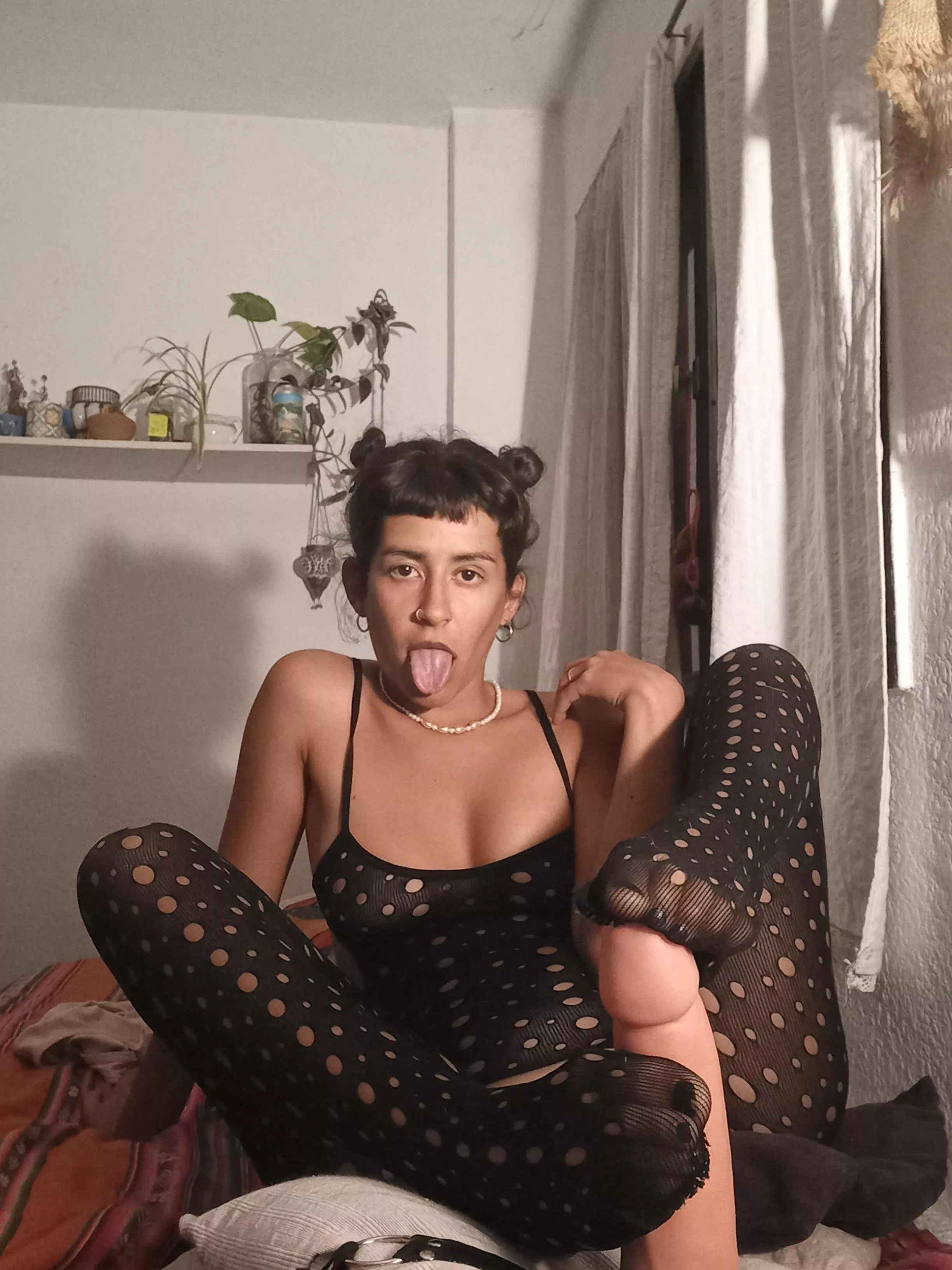 Are you big enough for me to jerk you off? posted by miqueilaxo