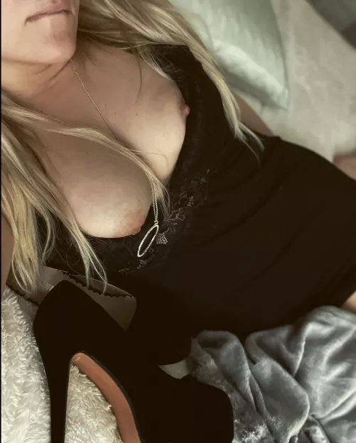 Are you coming to bed? by mysteriousmom1