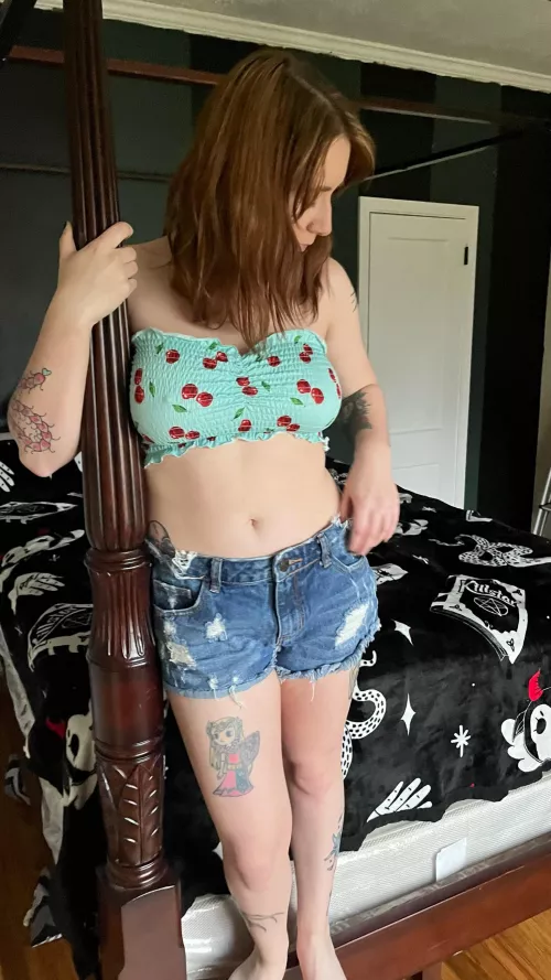 Are you going to throw me back on the bed? by VelvetGremlen