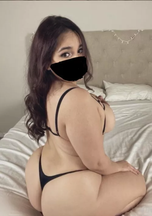 Are you in to back shots? by 420luvvgood