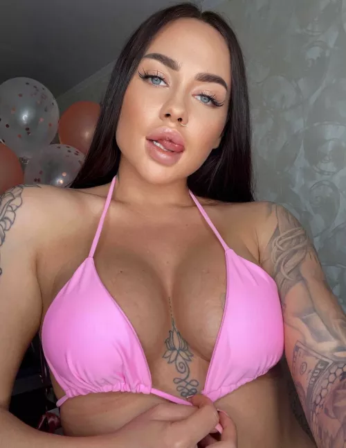 Are you into girls with my body type? | My link down below by SolemnlyConscious