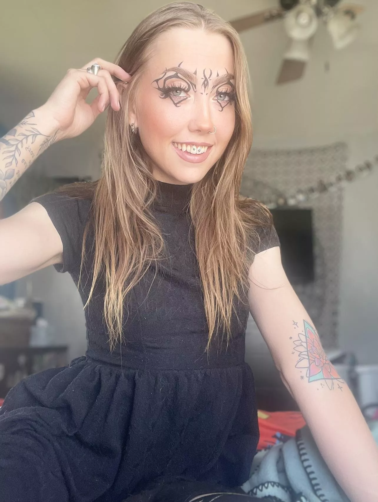 Are you into hot demon bitches near you? posted by ComplicatedKori