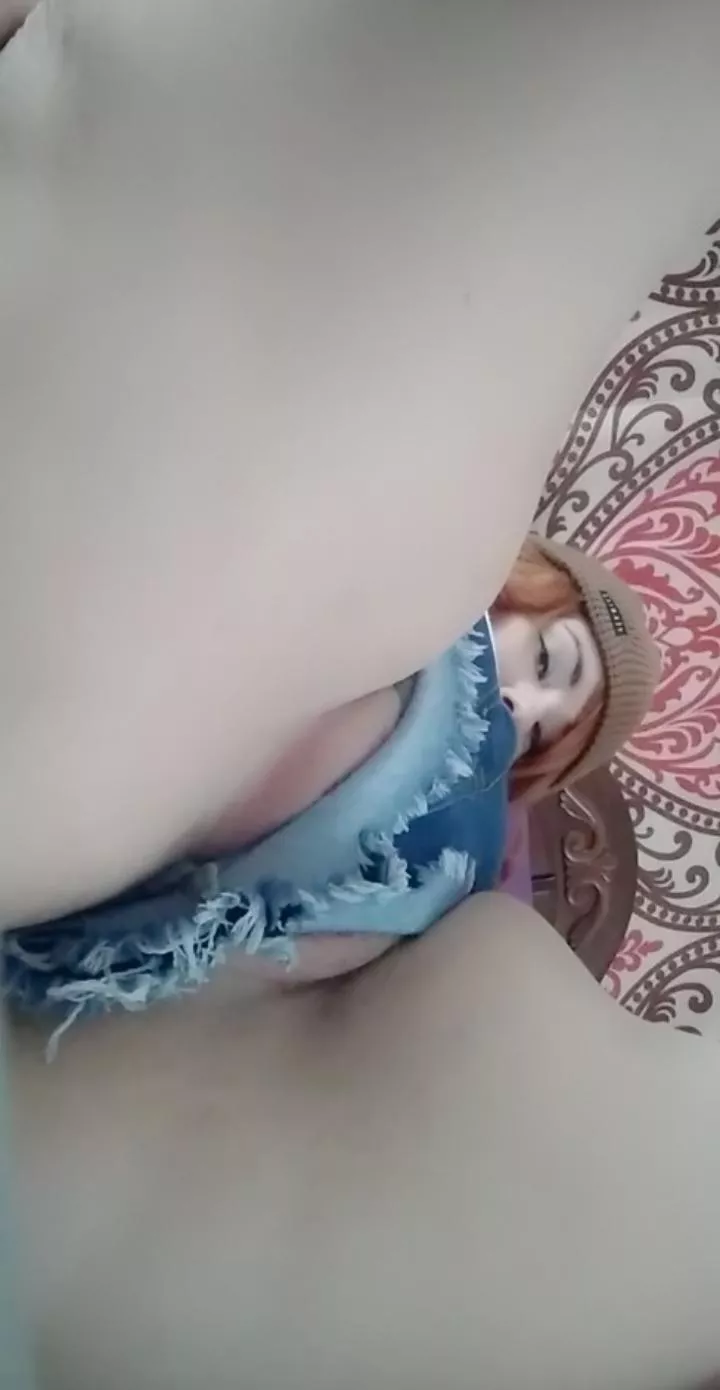 Are you into thick milfs with puffy pussies? posted by MistyPlay