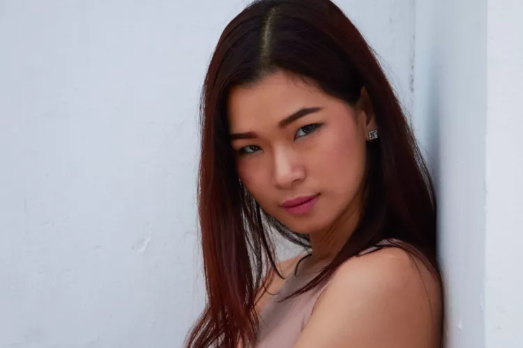 Are you looking at me? by Tickypose