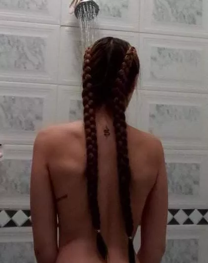 Are you watching me?... posted by raquelwhite