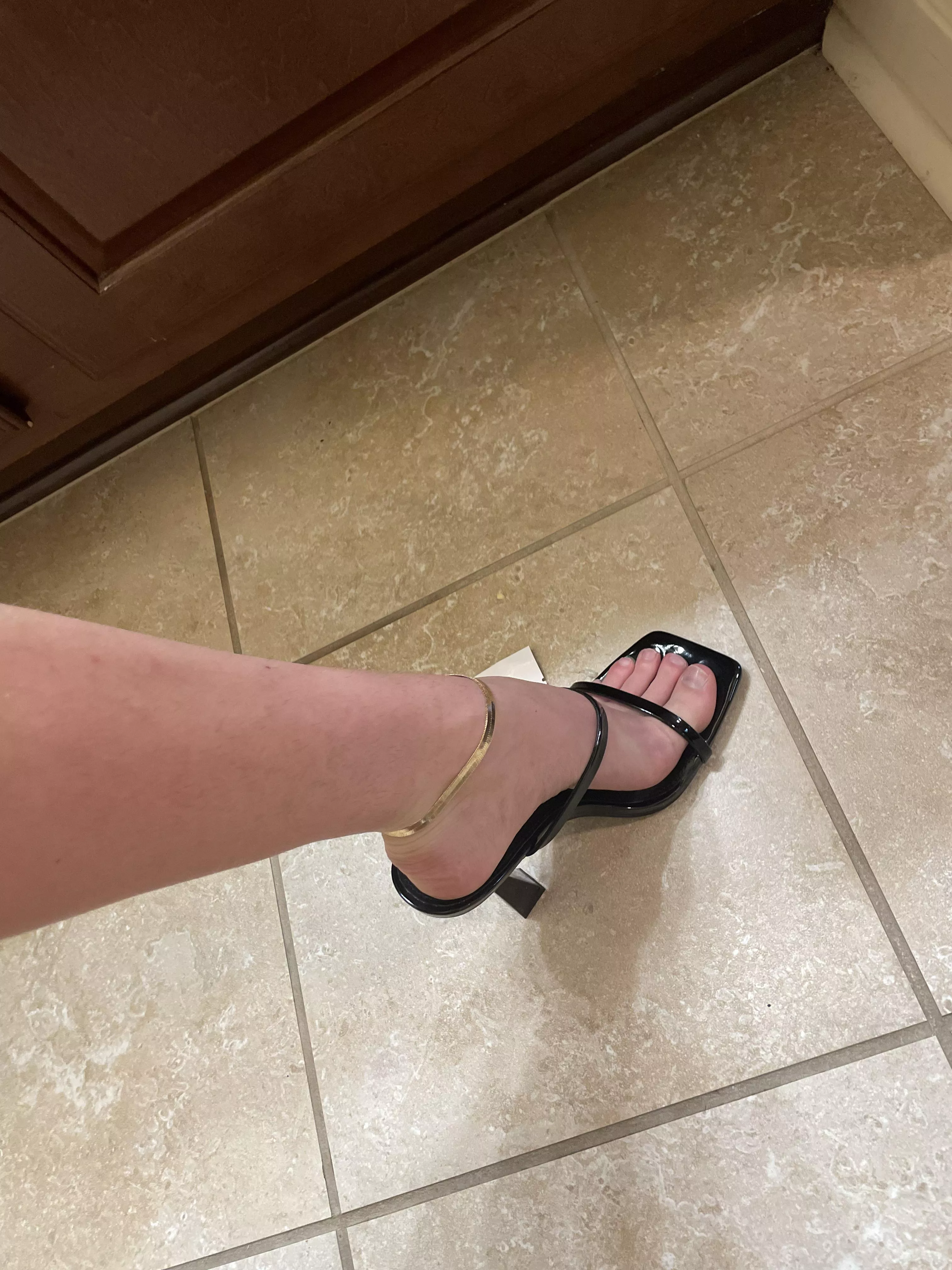 aren’t you curious what the rest of me looks like? posted by fmlas