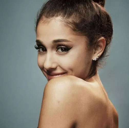 Ariana Grande by SilasMarner77