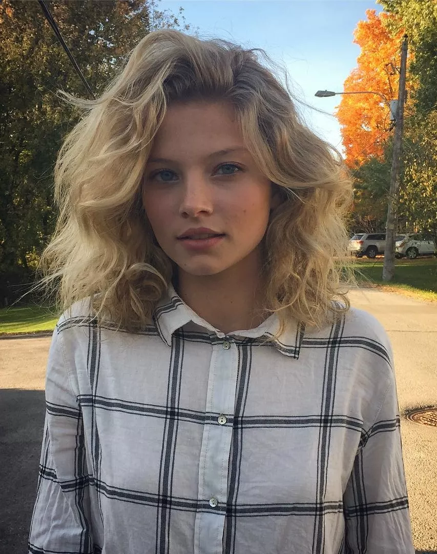 Ariane Pelosse posted by Flying_Hurker