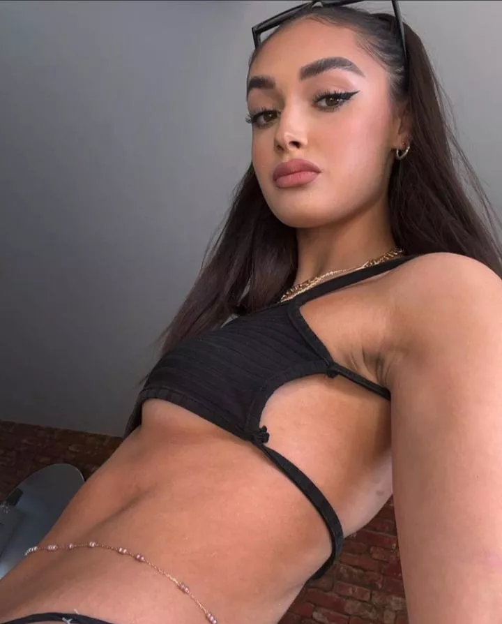 Arianna posted by corruptusextremis
