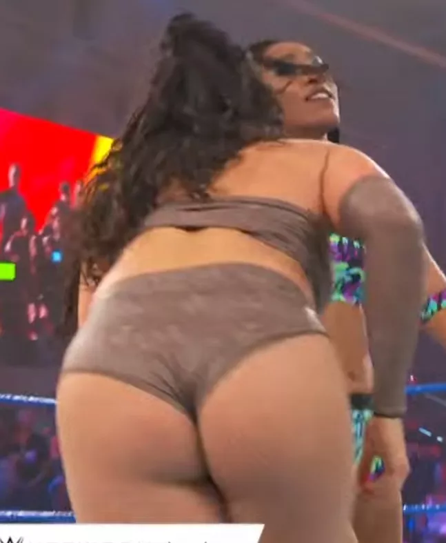 Arianna Grace posted by fuckingelijah95