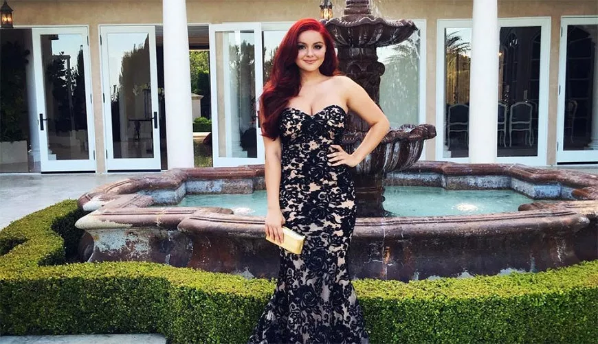 Ariel Winter's 2016 Prom Dress posted by Insane-Magician