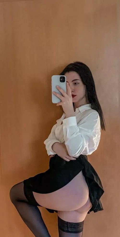 Arrow up if your dick is bigger than 4 inches by Roy-Hines