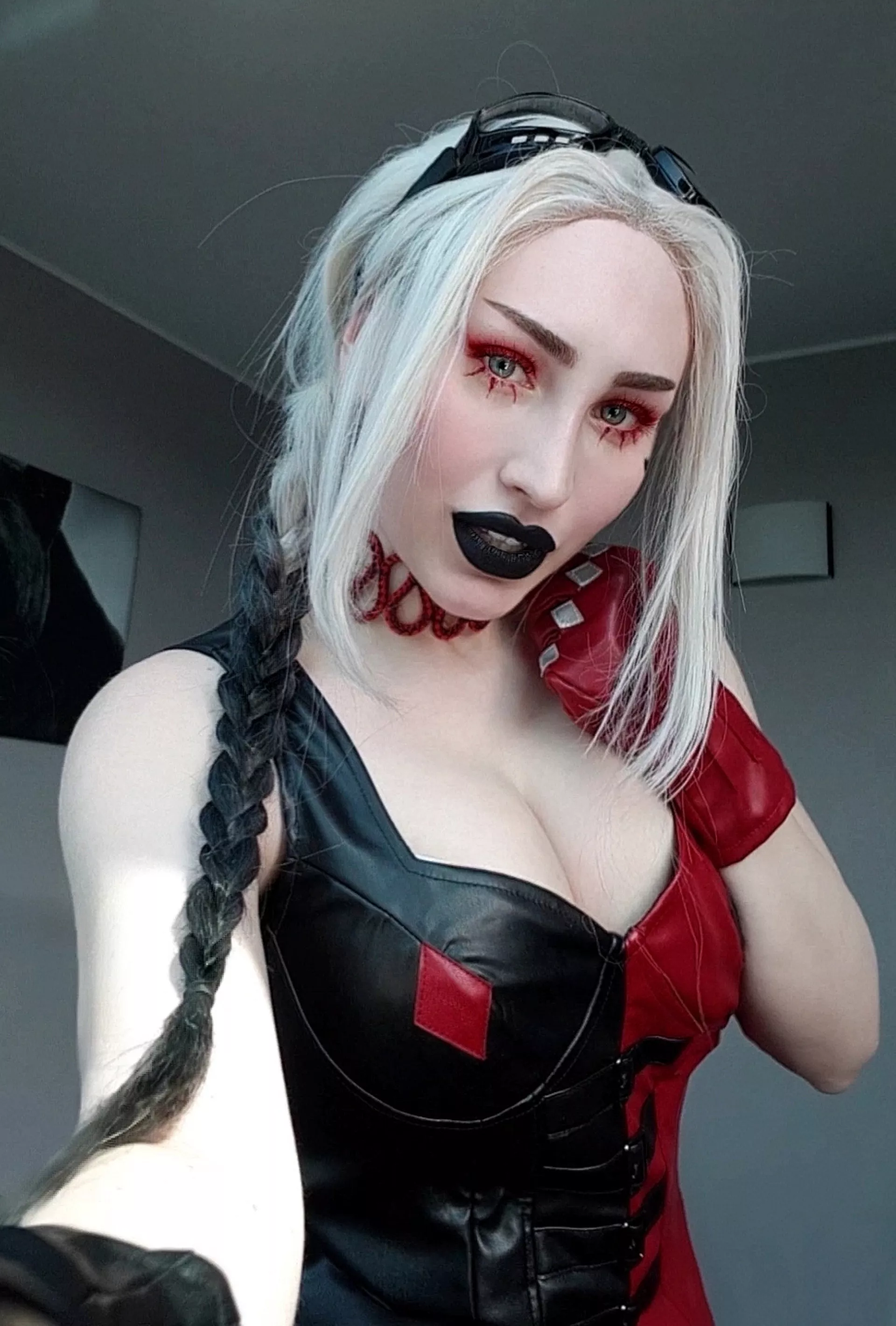 Artikleopard_artist [self] Harley Quinn🖤❤🖤 posted by artikleopard_artist