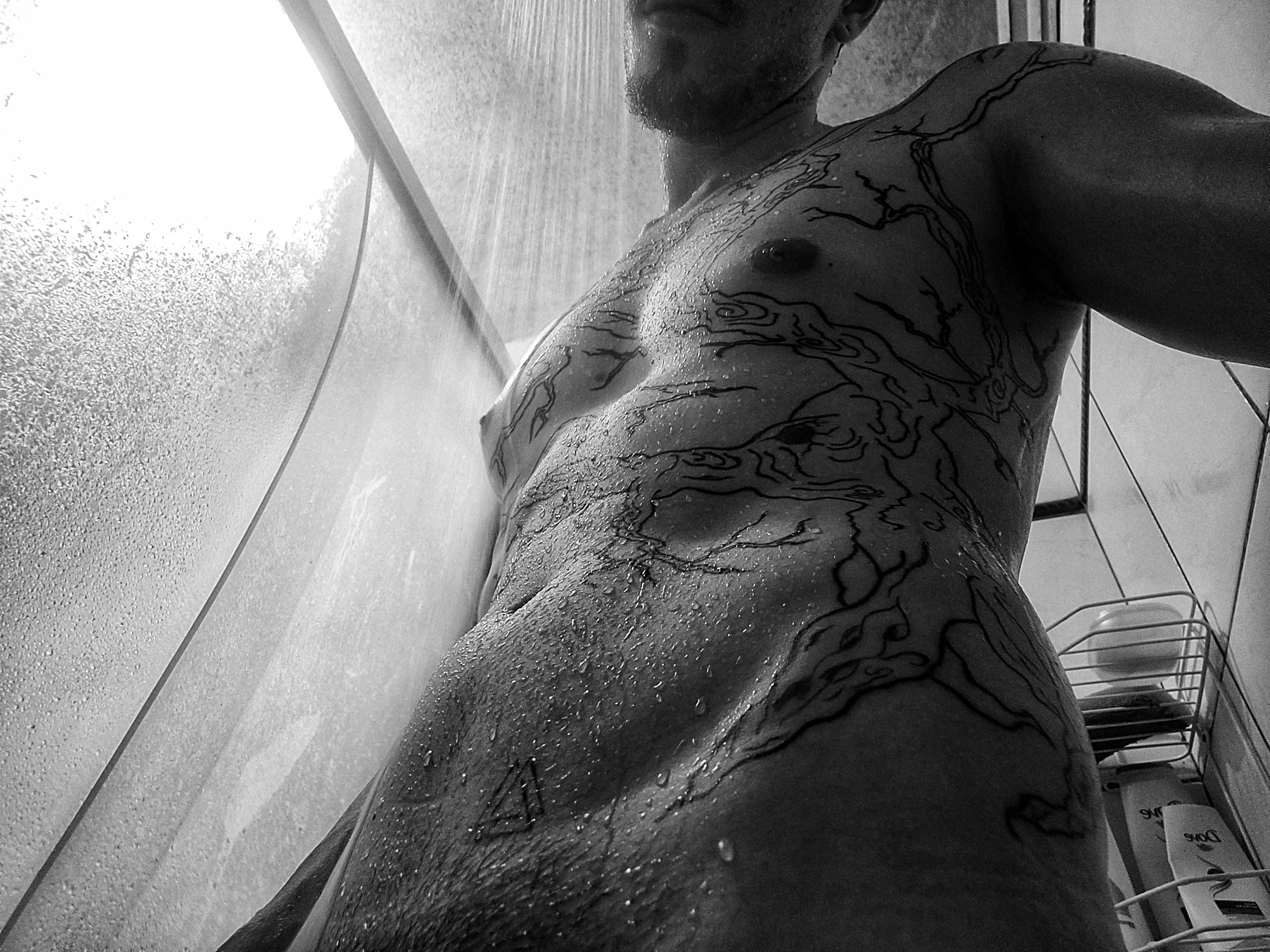 artistic 😎 posted by maslk8