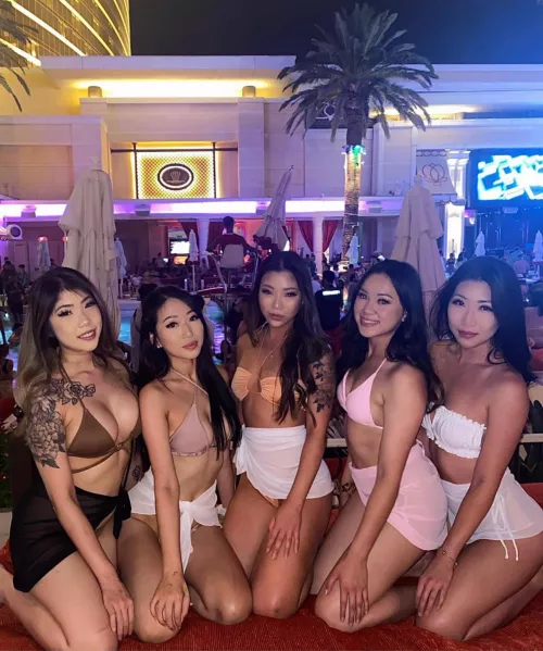 Asian Ladies in Vegas by rikkux2