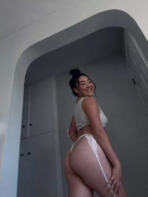 Asians have the softest cheeks by imdebbae