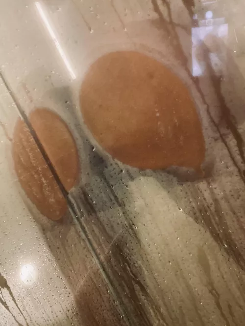 Ass on the glass for a better view 💦 by missladymiaa