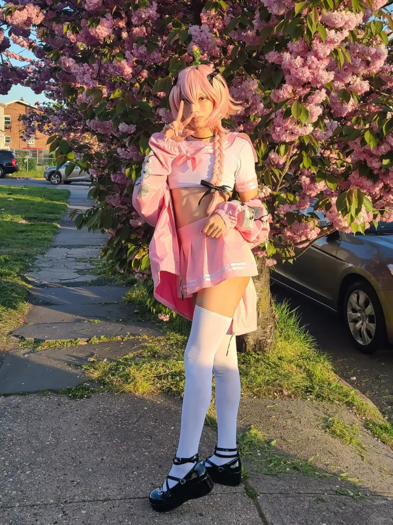 Astolfo + matching tree 🌸 posted by bigbaduwu