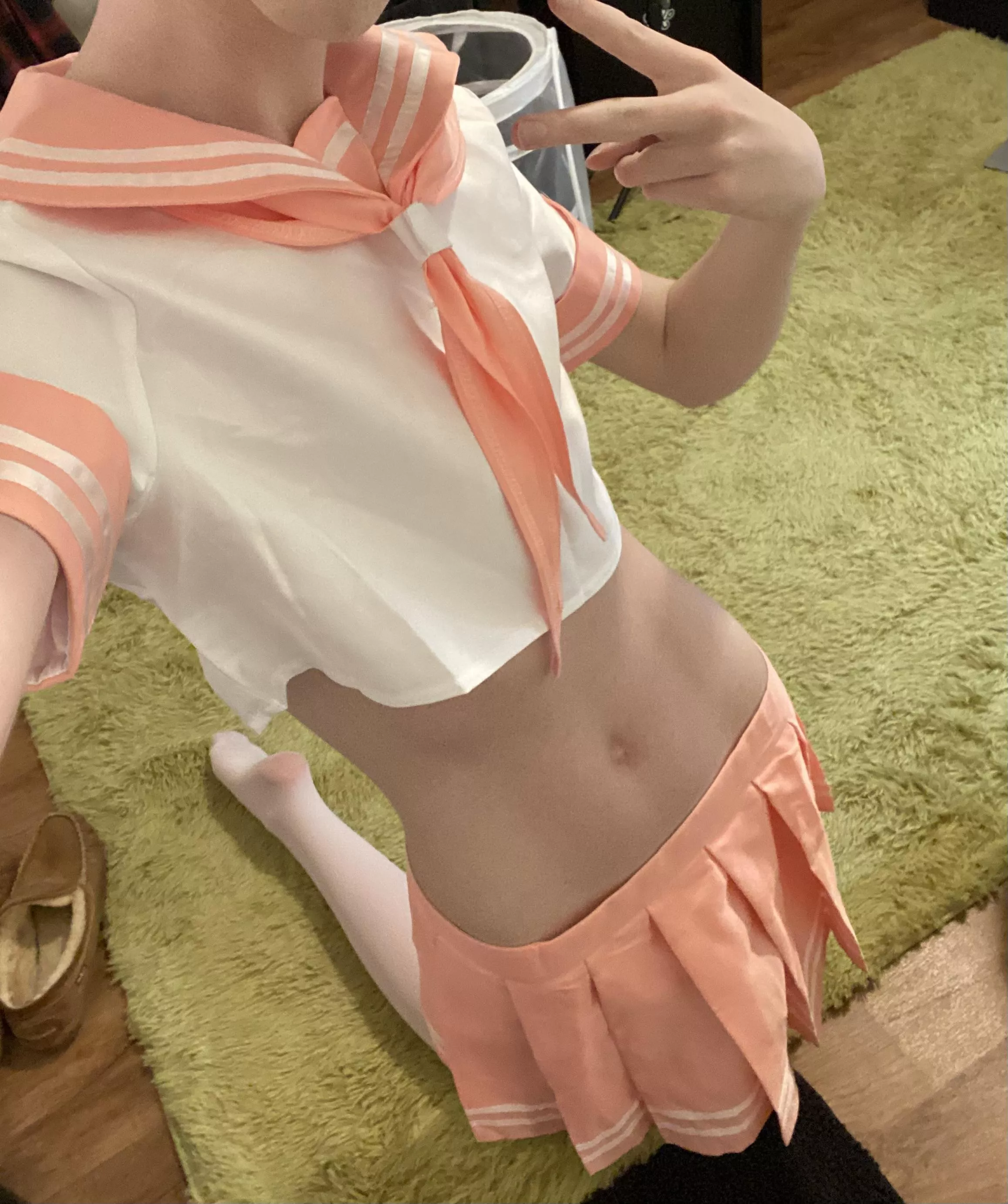 astolfo midriff 😳 posted by v0idsquid