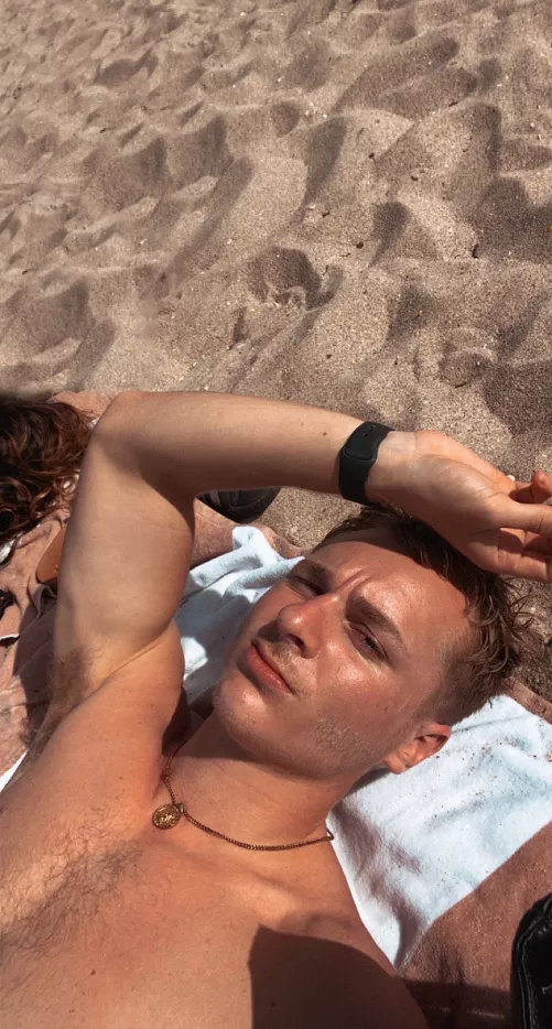 At least i got to take one decent picture before my skin got charred off my body :) by jakeyluvsdazy