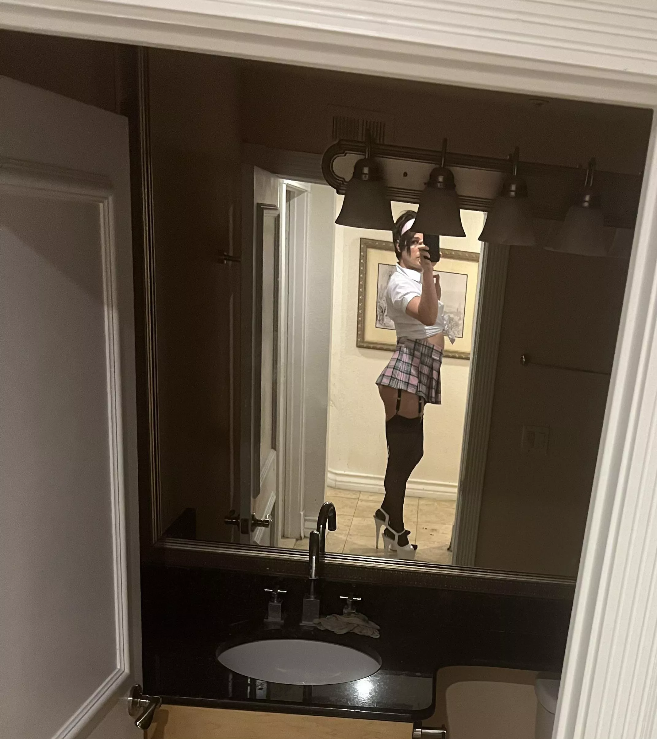 At my BBC daddy’s house ♠️😈💕 posted by missmindypink