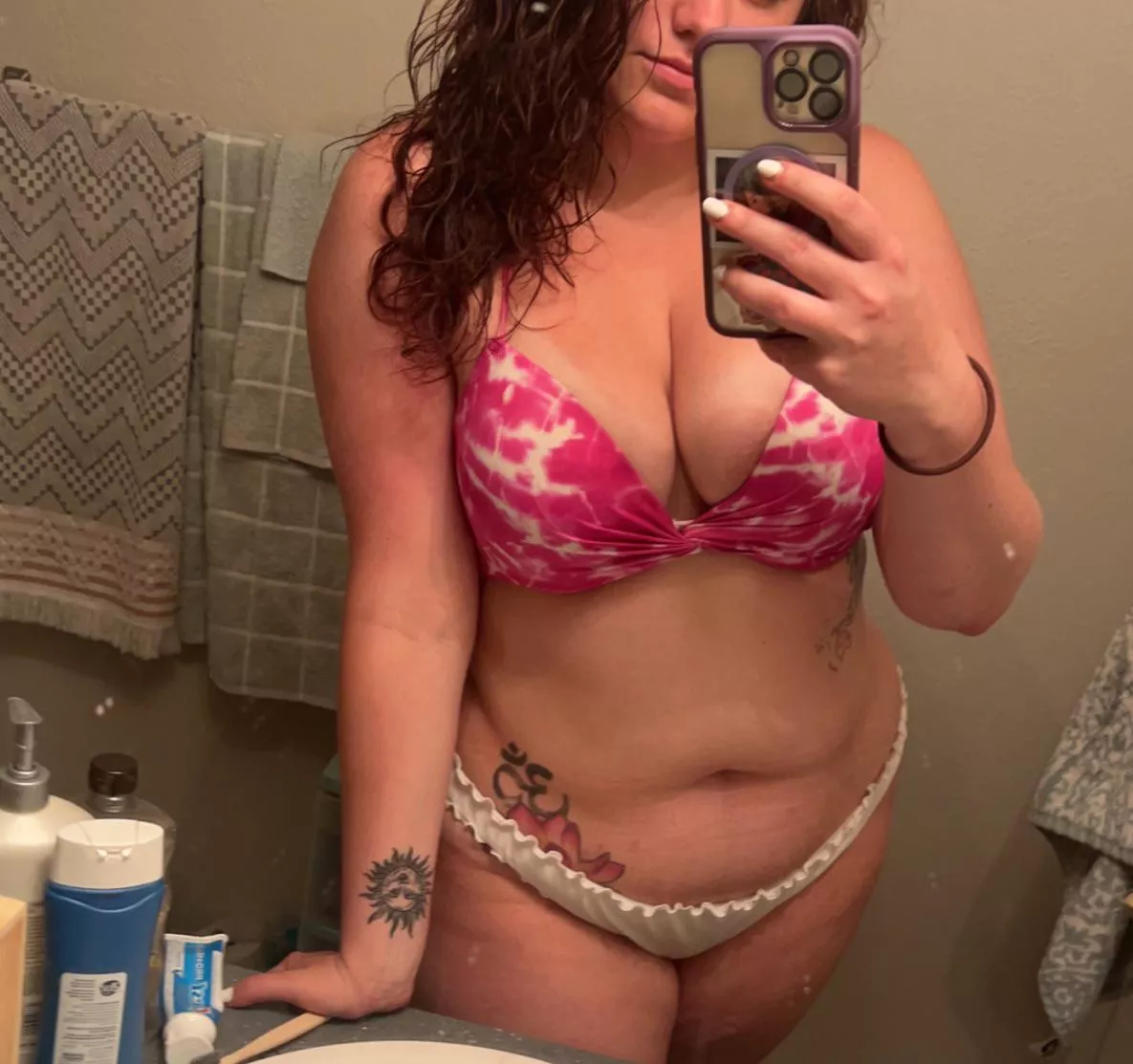 At my friend’s place after the beach, felt good 😇 (25f) posted by maduminx