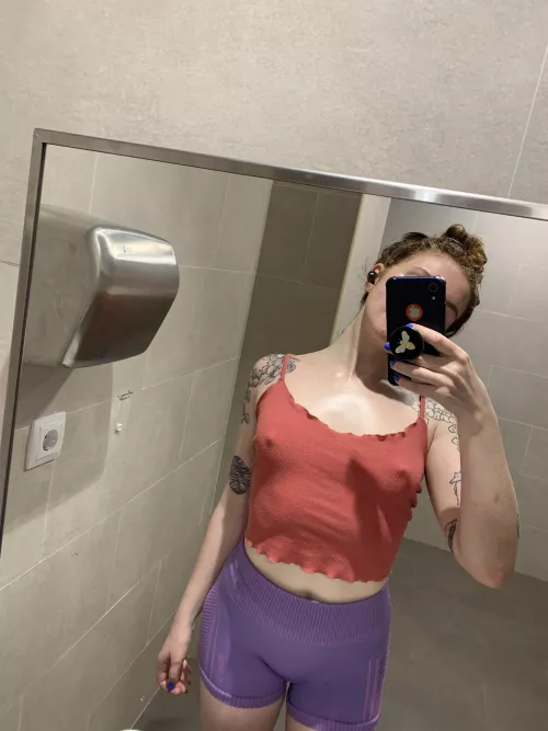 At the gym by kokabyn