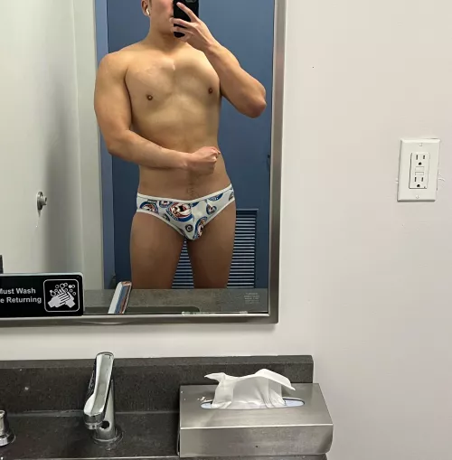 At the gym this morning by ilovejstraps