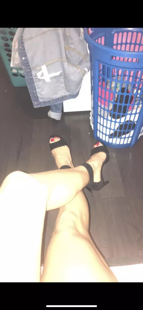 At the laundromat 😜 by leah_vc