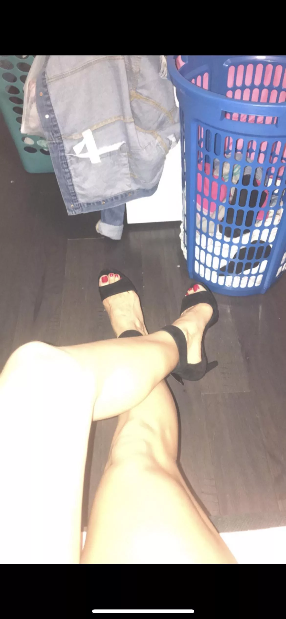 At the laundromat 😜 posted by leah_vc