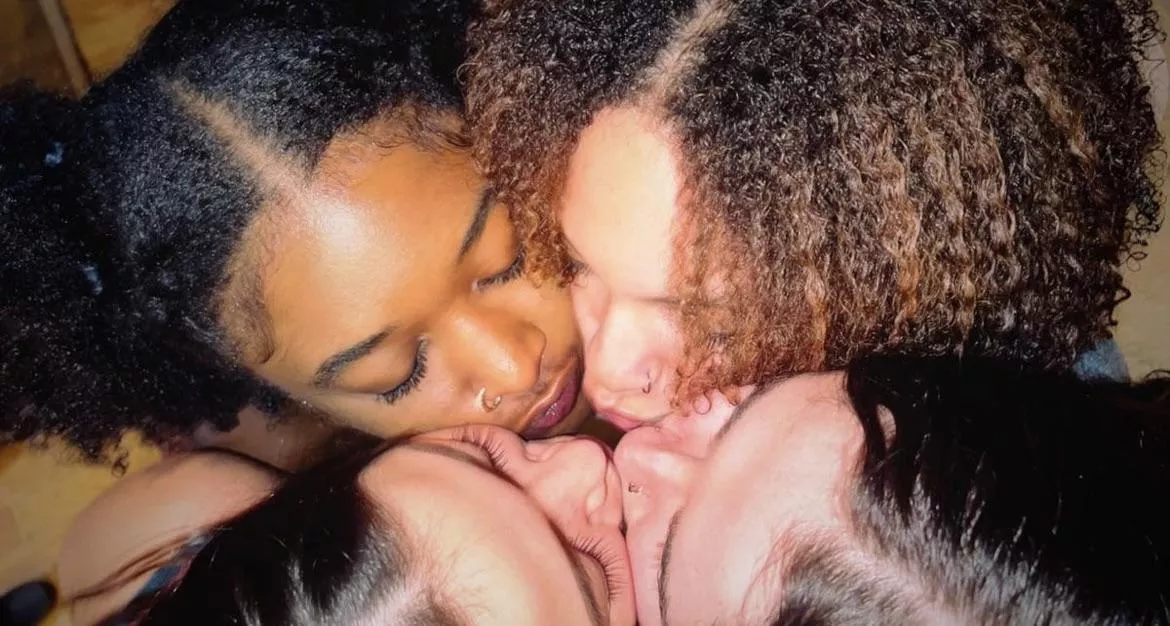 At the party, get to puckering posted by Winallthetimelol