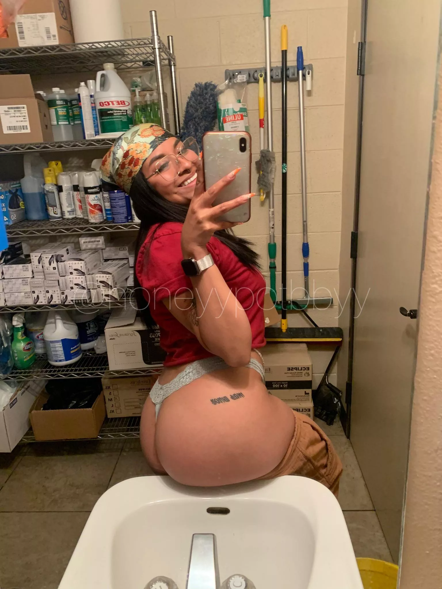 at work 🤓 posted by Spunky_LoverGirl