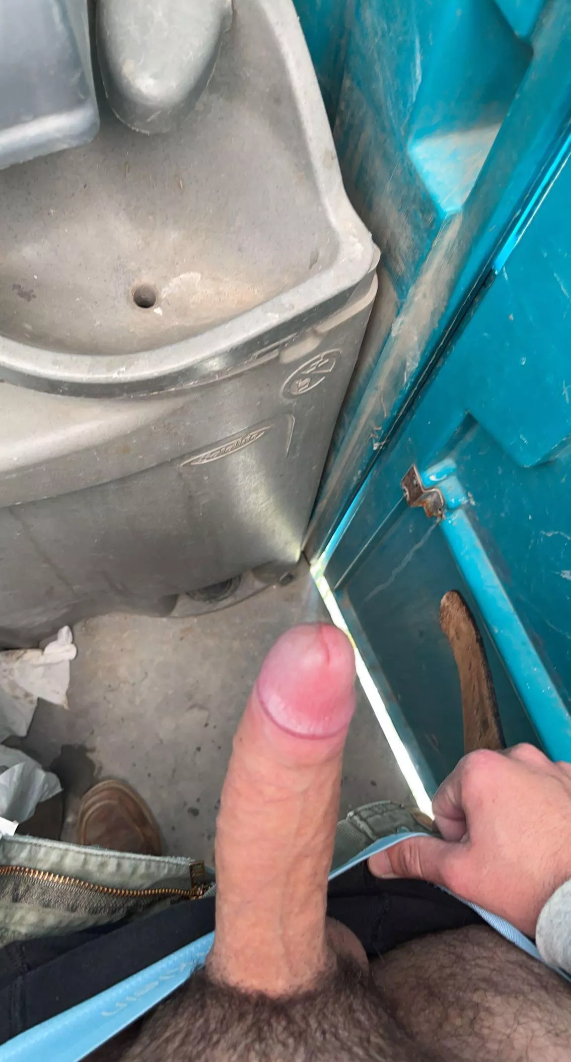 At work🍆 posted by pppitomate