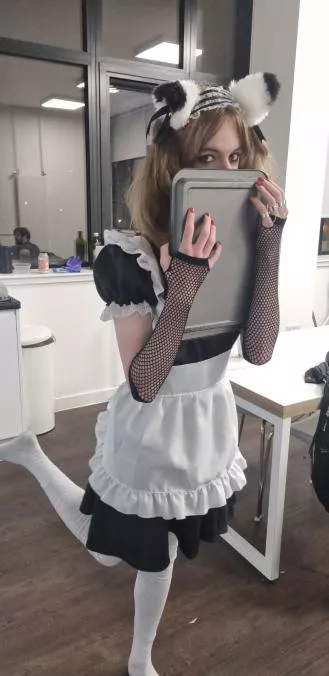 at your service 🥺 posted by incorrect_brit