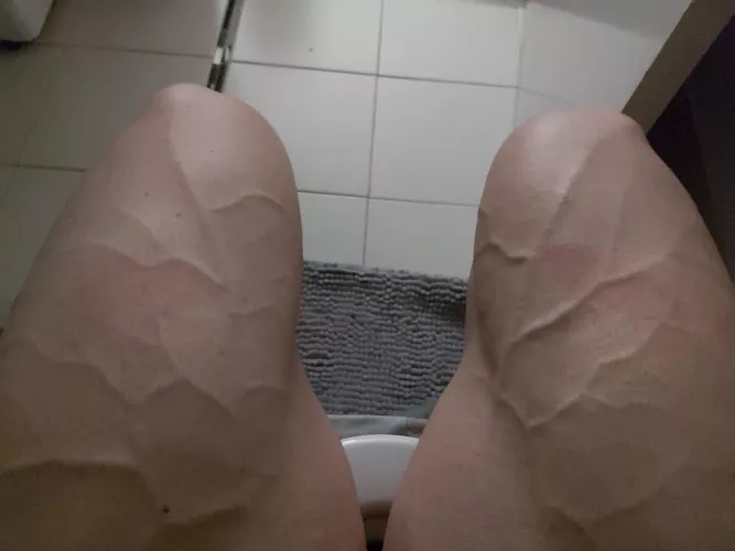 Attention all you vein loving freaks, cum and show me your best vampire roleplay and suck the life out of me by squatsmcduff69