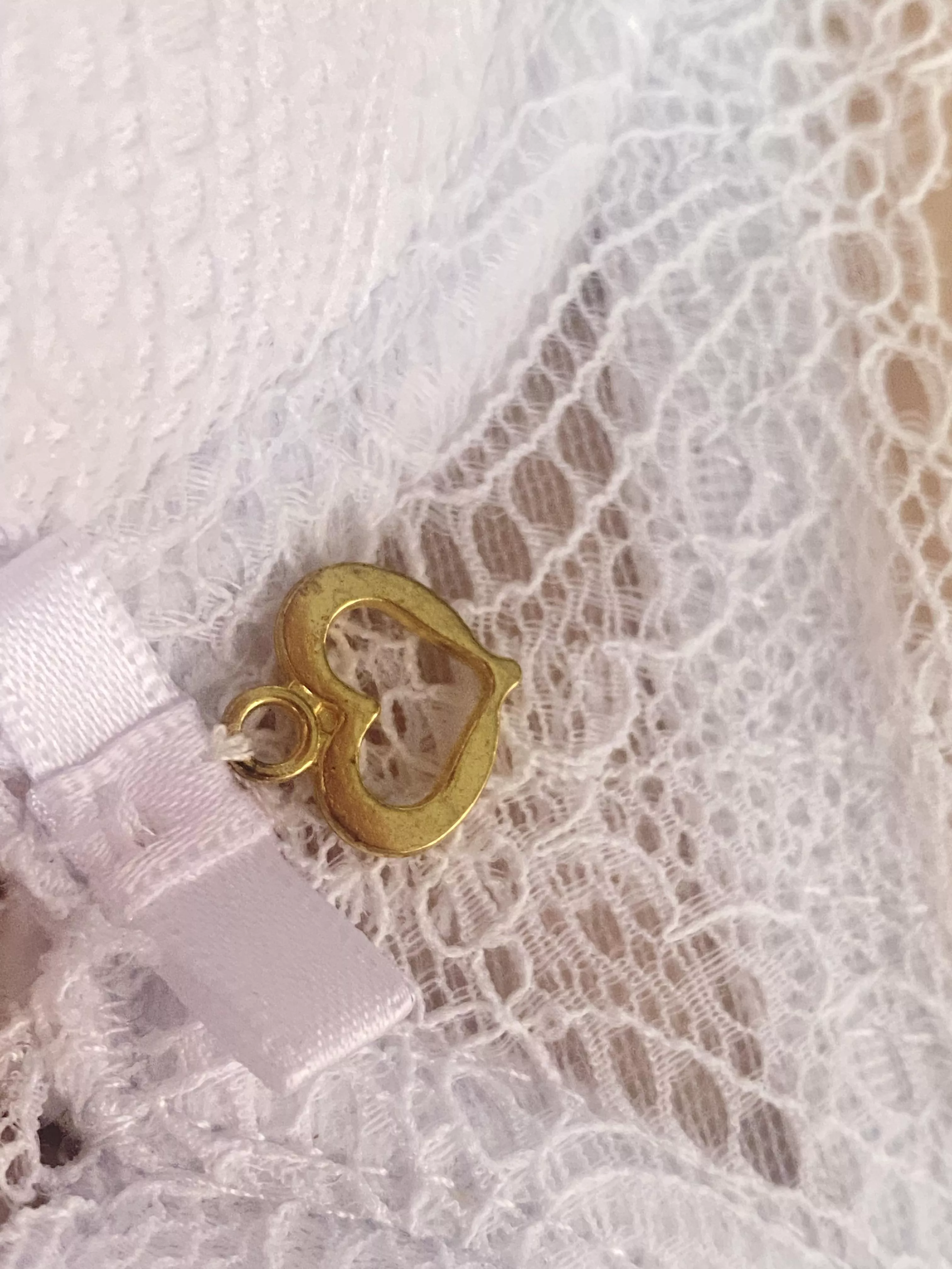 Attention to the detail link in my bio posted by Ang3lbab31