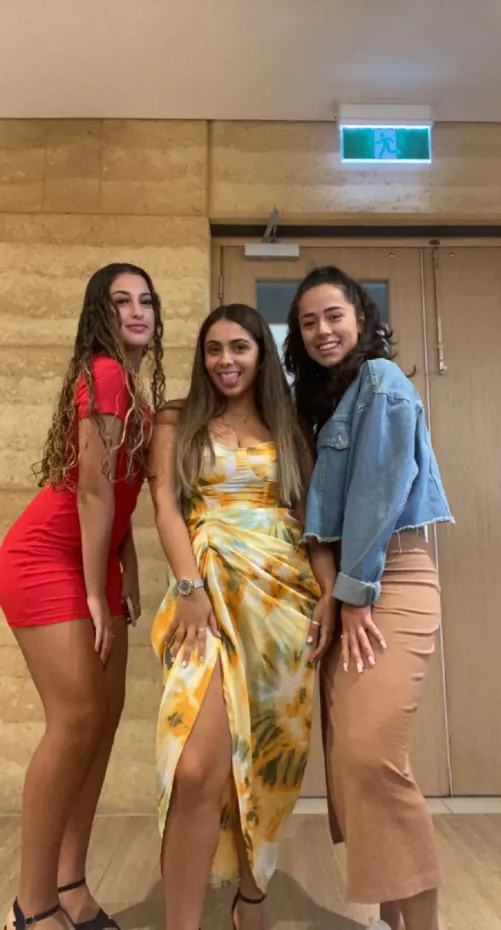 Aussie babes by andrewfoti