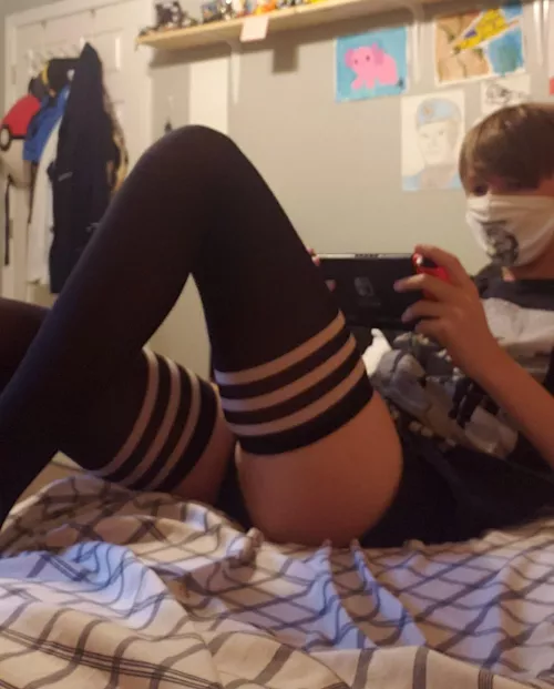 Average Pokemon enjoyer by FeminineBelle