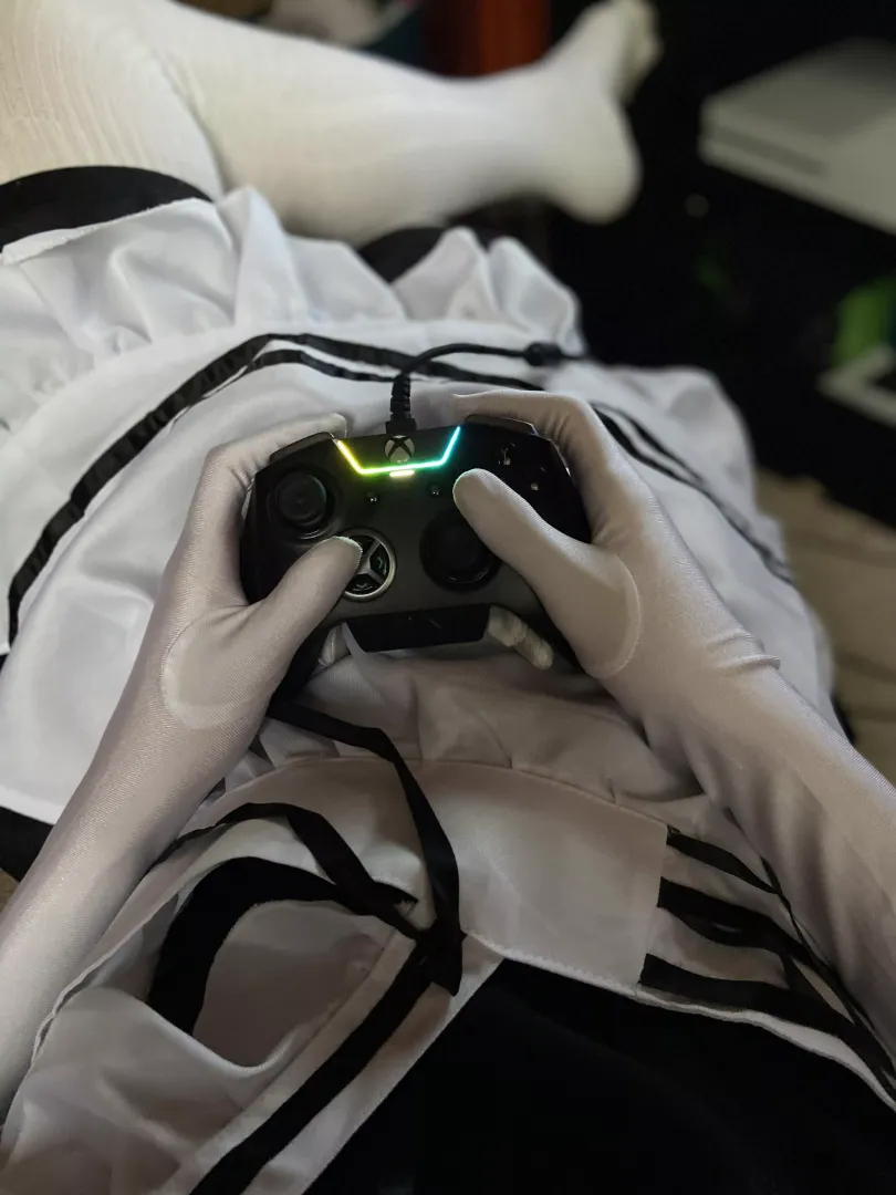Average Xbox player posted by Zeukiiii