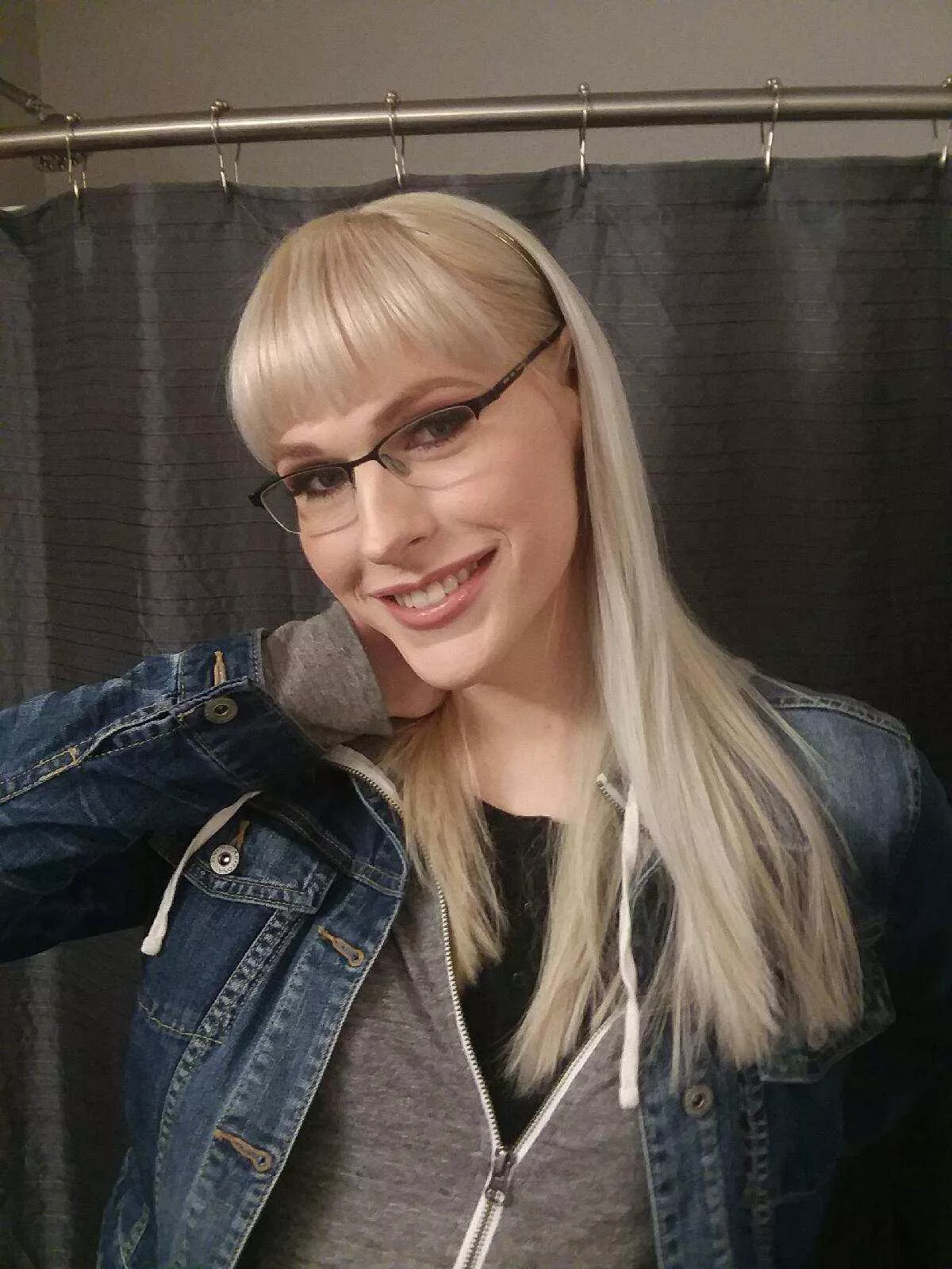 Aw shucks, I had my makeup artist cherry popped posted by LiannaLawsonXO