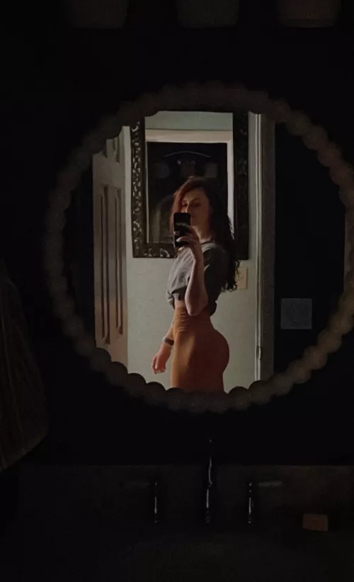 [BA] proud member of the IBTC. even prouder of what's going on in the back, though 🤪 by nickibocker